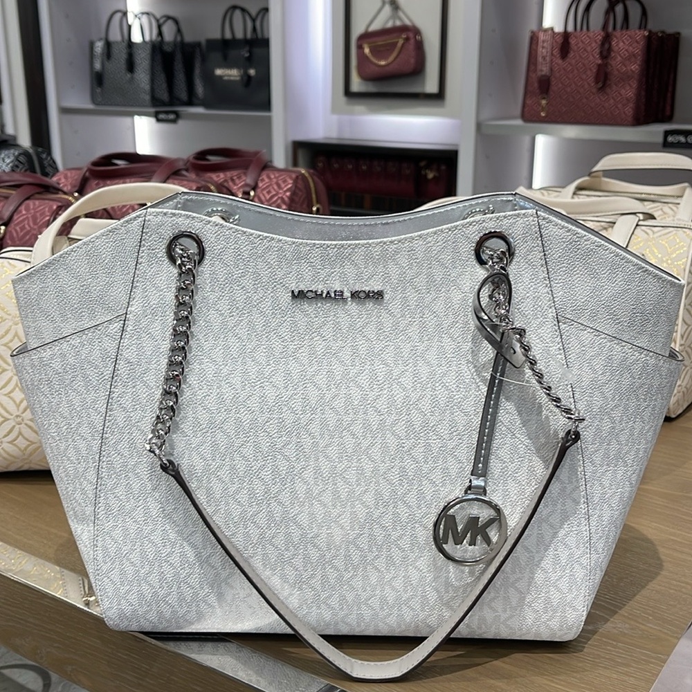 MICHAEL KORS 
Jet Set Travel Large Signature Chain Shoulder Tote Bag
Silver 
NWT